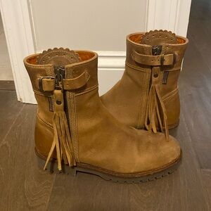 Penelope Chilvers suede leather tassel Ankle Boots. Size 37.5 Color Biscuit